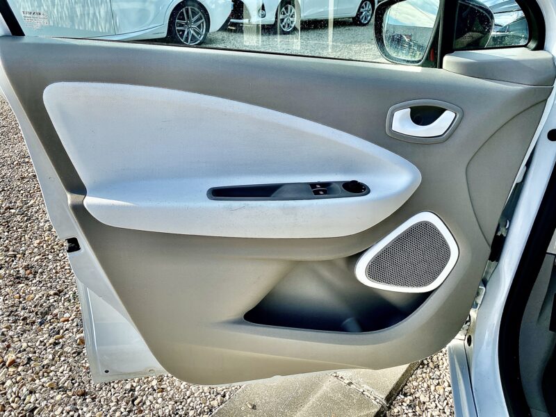 RENAULT ZOE Z.E LIFE R75 GPS 2016