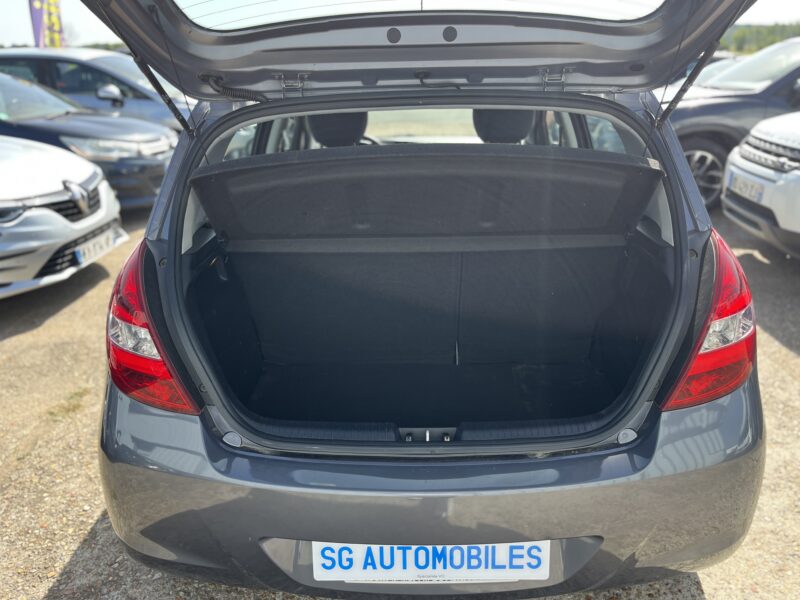 HYUNDAI i20 I 2011