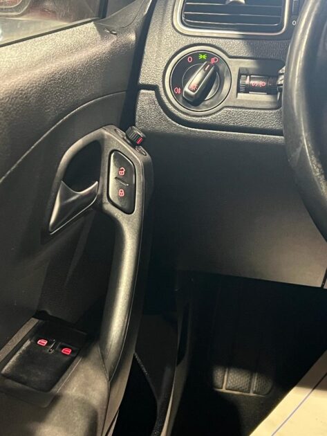 VOLKSWAGEN POLO V 2011