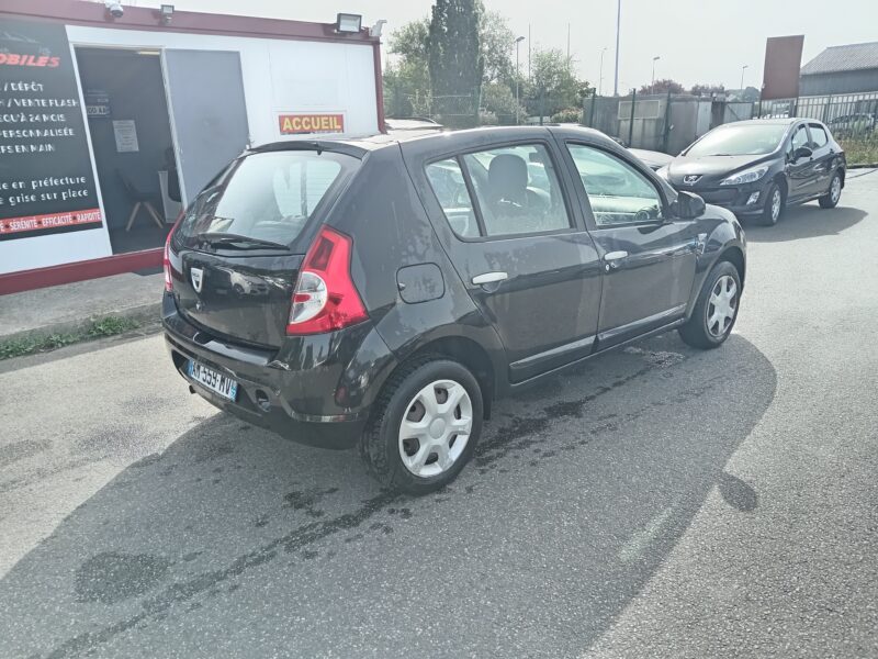 DACIA SANDERO 2010