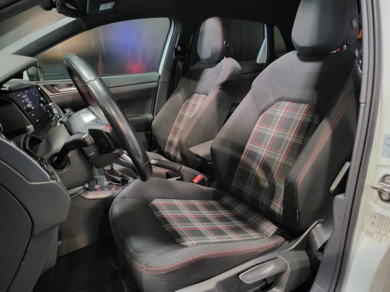 VOLKSWAGEN POLO VI GTI 2.0 TSI 200cv DSG6 // MIRROR LINK/TOIT OUVRANT/SONO BEATS