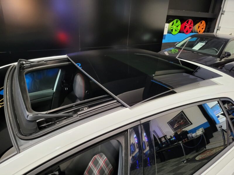 VOLKSWAGEN POLO VI GTI 2.0 TSI 200cv DSG6 // MIRROR LINK/TOIT OUVRANT/SONO BEATS