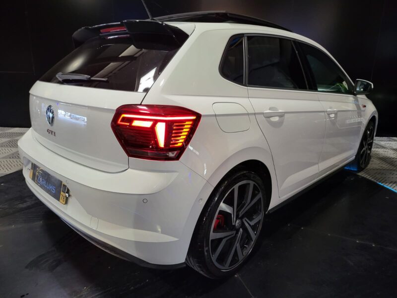 VOLKSWAGEN POLO VI GTI 2.0 TSI 200cv DSG6 // MIRROR LINK/TOIT OUVRANT/SONO BEATS