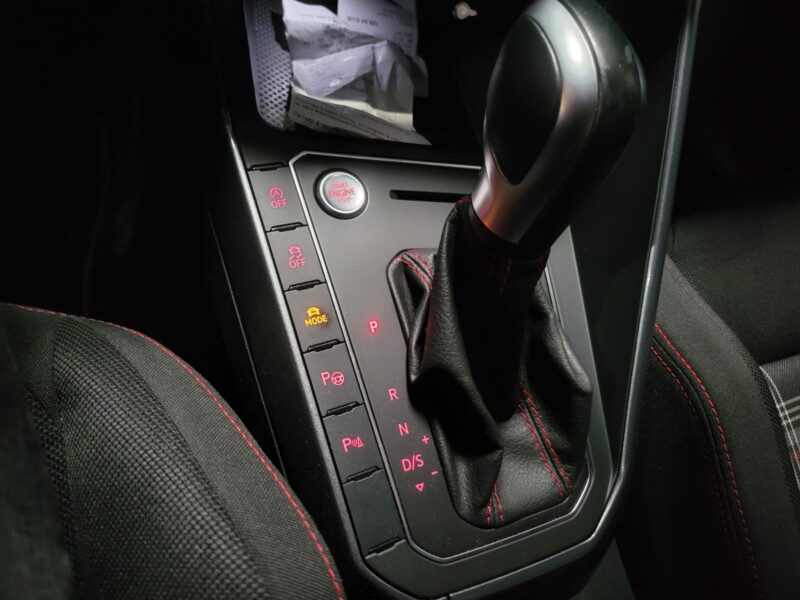 VOLKSWAGEN POLO VI GTI 2.0 TSI 200cv DSG6 // MIRROR LINK/TOIT OUVRANT/SONO BEATS