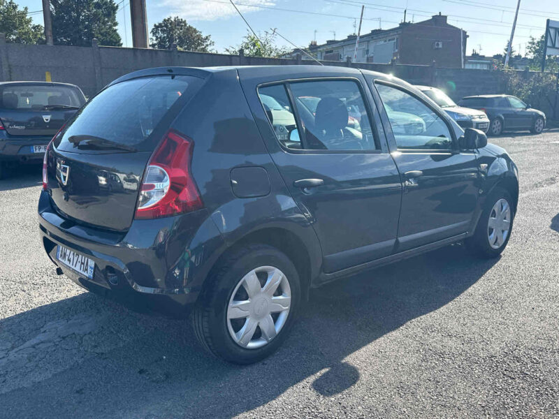 DACIA SANDERO 2010