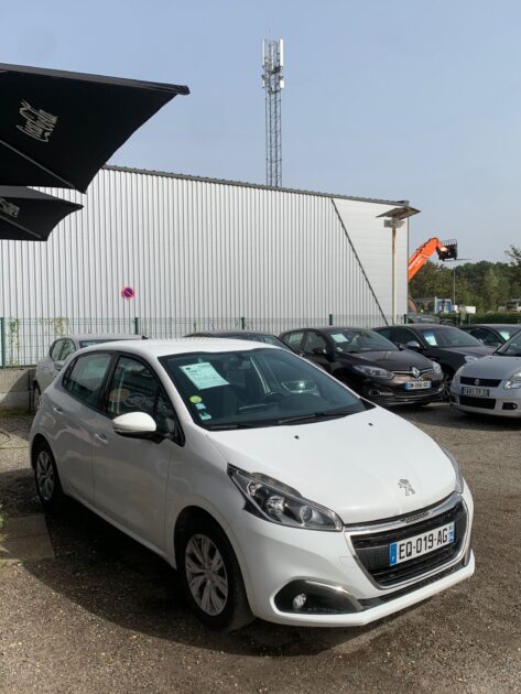 PEUGEOT 208 2017