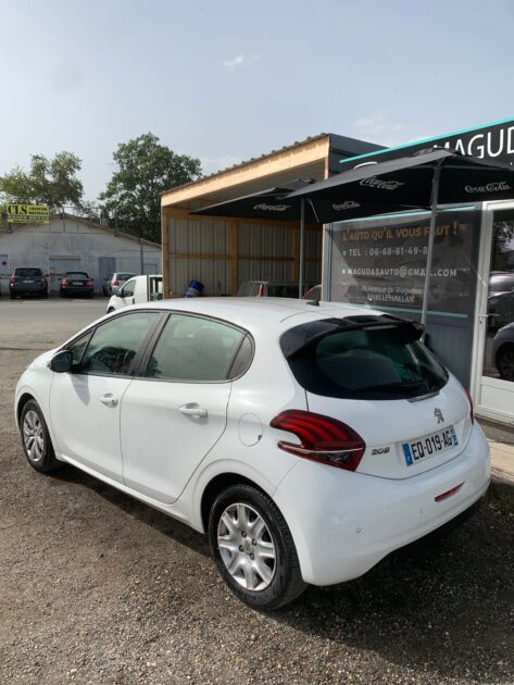 PEUGEOT 208 2017