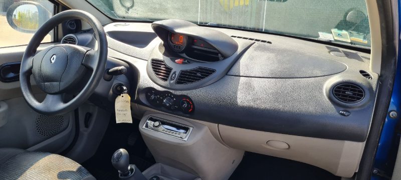 RENAULT TWINGO II 2009