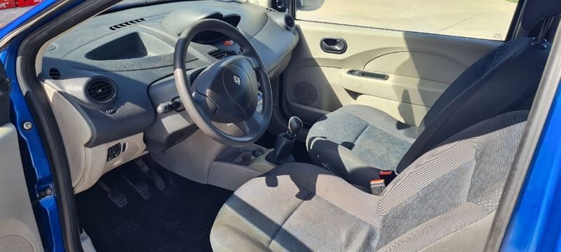RENAULT TWINGO II 2009