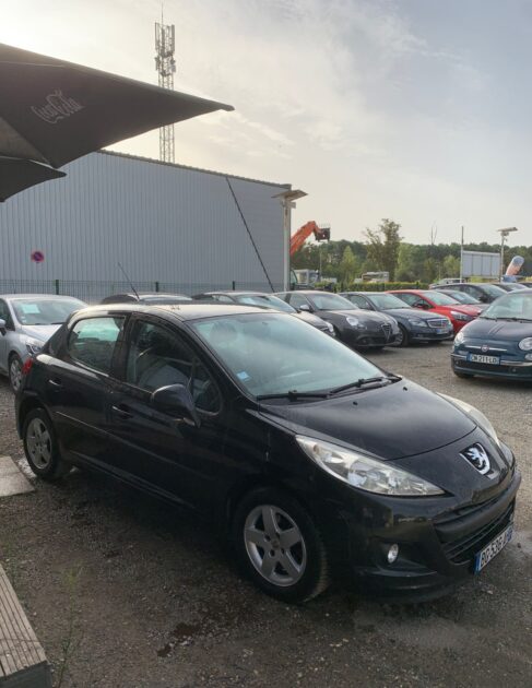 PEUGEOT 207 