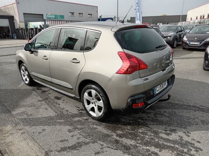 PEUGEOT 3008 Monospace 2012