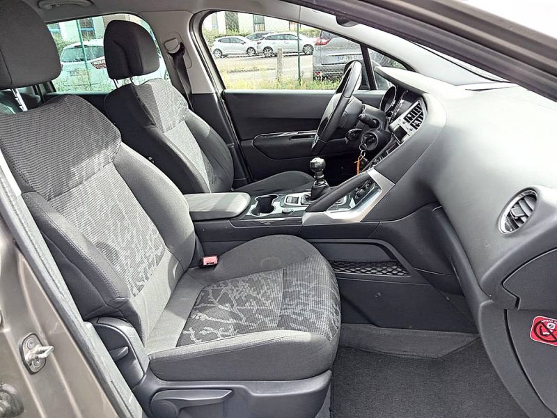 PEUGEOT 3008 Monospace 2012