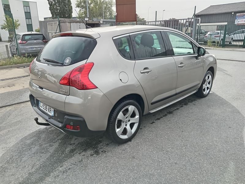 PEUGEOT 3008 Monospace 2012