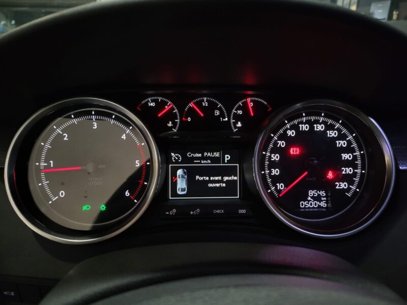 PEUGEOT 508 2.0 BlueHDi 180cv Féline EAT // CAMERA DE RECUL/SIEGES CHAUFFANTS/PHARES FULL LEDS