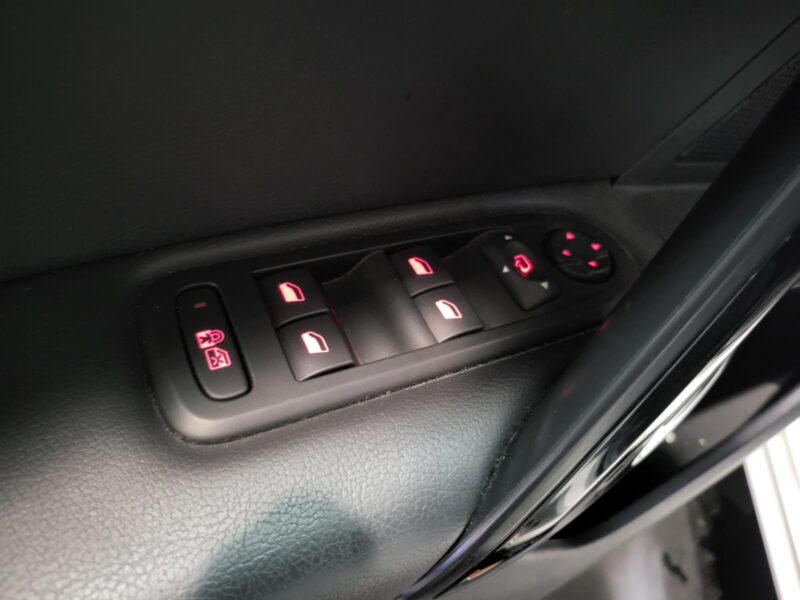 PEUGEOT 508 2.0 BlueHDi 180cv Féline EAT // CAMERA DE RECUL/SIEGES CHAUFFANTS/PHARES FULL LEDS