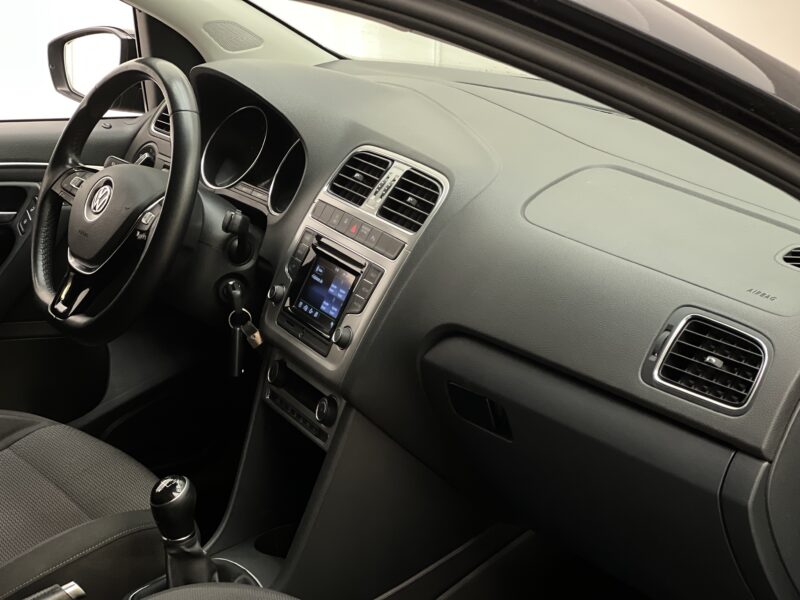 VOLKSWAGEN POLO 1.4 TDI 90CH R-LINE