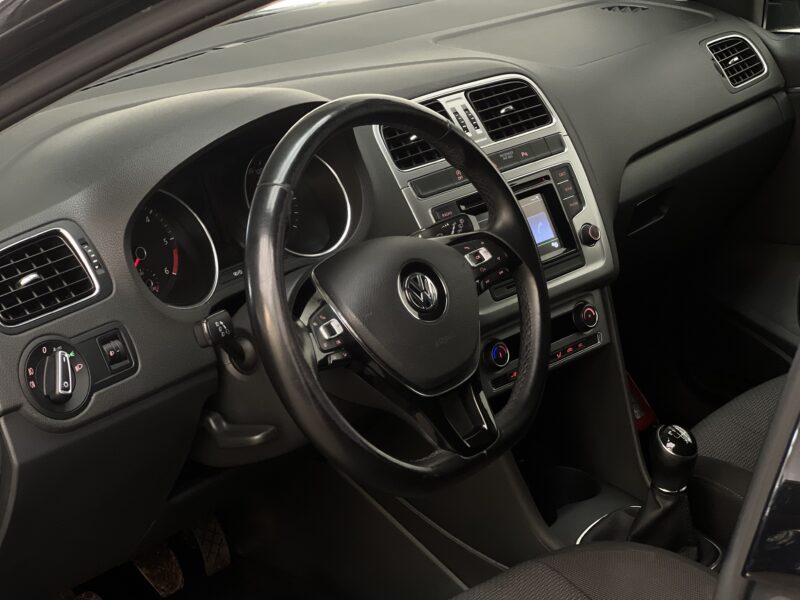 VOLKSWAGEN POLO 1.4 TDI 90CH R-LINE