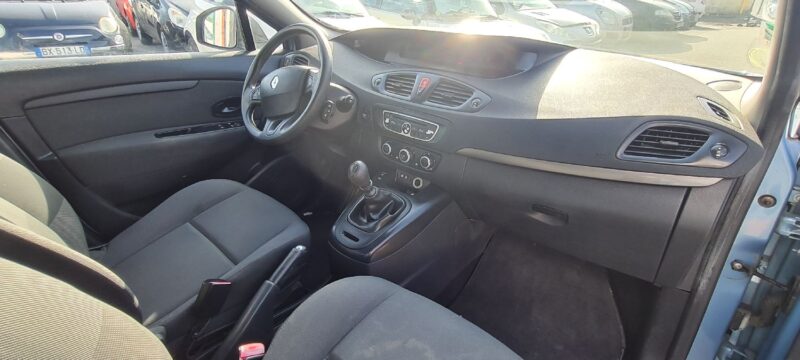 RENAULT SCÉNIC III 2010