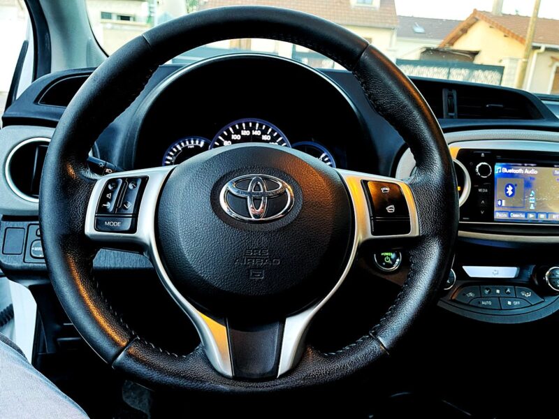TOYOTA YARIS 2014