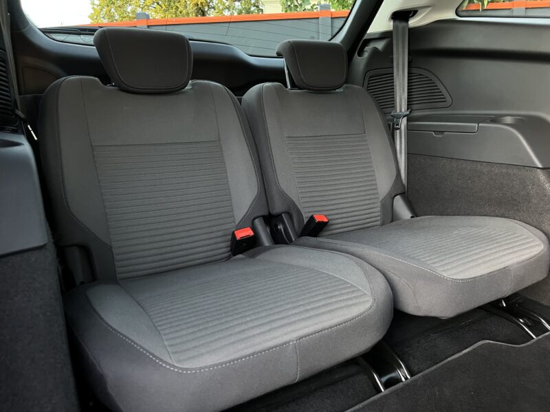 FORD GRAND C-MAX II PHASE 2 TITANIUM 1.5 ECOBOOST 150 BVA 7 PLACES 30 900 Kms CritAir 1 Garantie1an