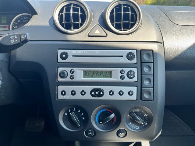 Ford fiesta 1.4 16v 80ch/ 1ere main/37770km