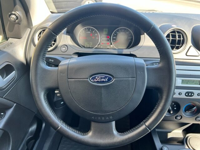 Ford fiesta 1.4 16v 80ch/ 1ere main/37770km