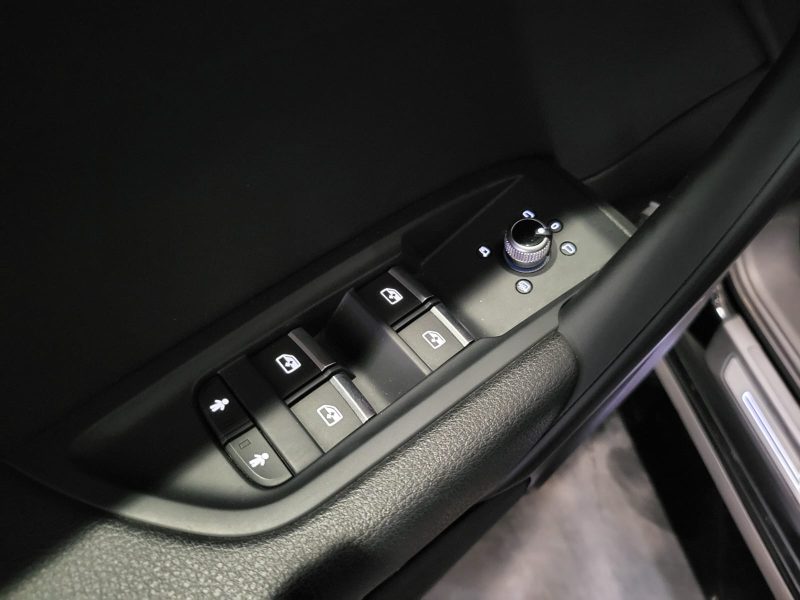 2.0 TDI 150cv S-LINE / TOIT OUVRANT / CARPLAY / CAMERA AR