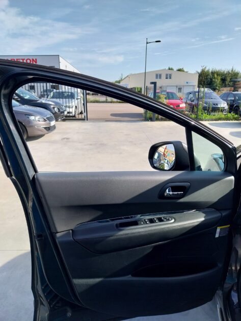 PEUGEOT 3008 1.6 BlueHDi 120 eat6 Allure