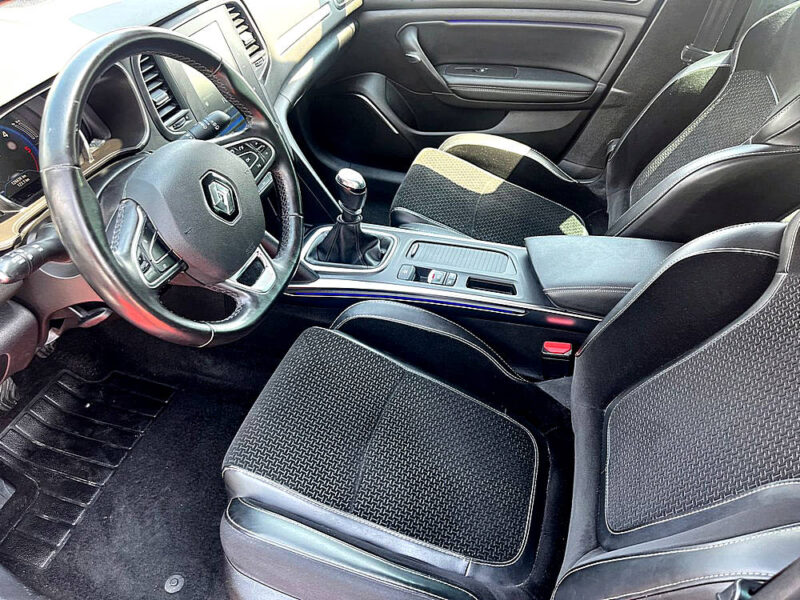 RENAULT MEGANE IV Grandtour 2016