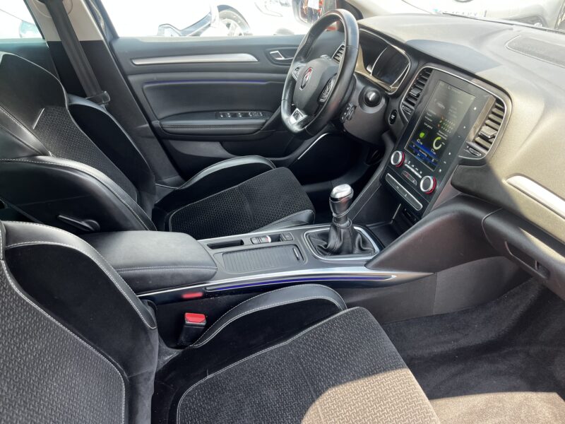 RENAULT MEGANE IV Grandtour 2016