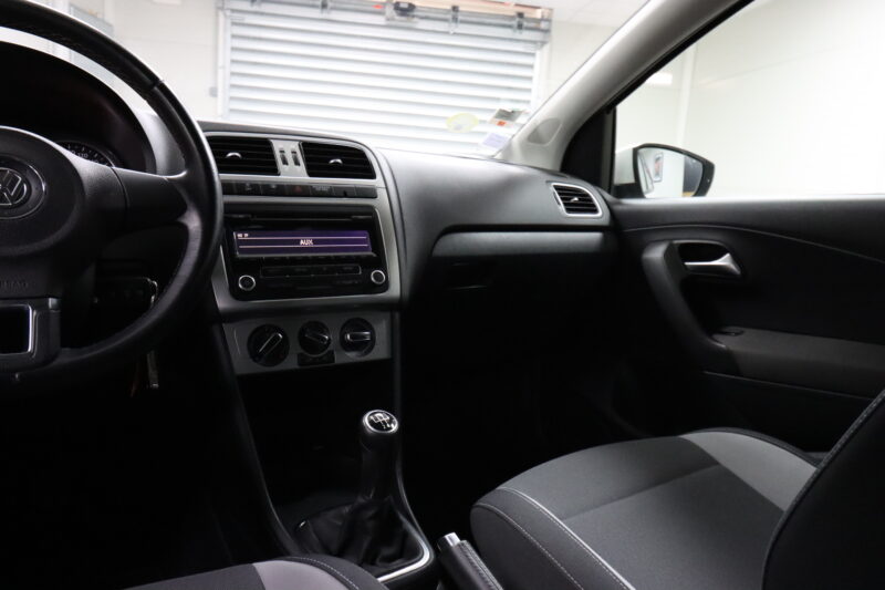 VOLKSWAGEN POLO V 2013