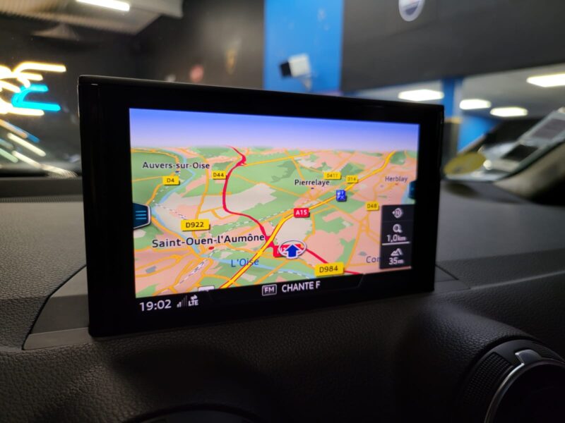 AUDI Q2 1.6 TDI 115CH BUSINESS LINE / TOIT OUVRANT+ATTELAGE+CAMERA