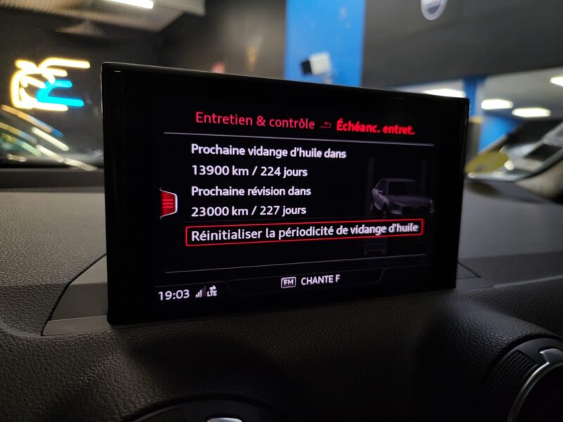 AUDI Q2 1.6 TDI 115CH BUSINESS LINE / TOIT OUVRANT+ATTELAGE+CAMERA