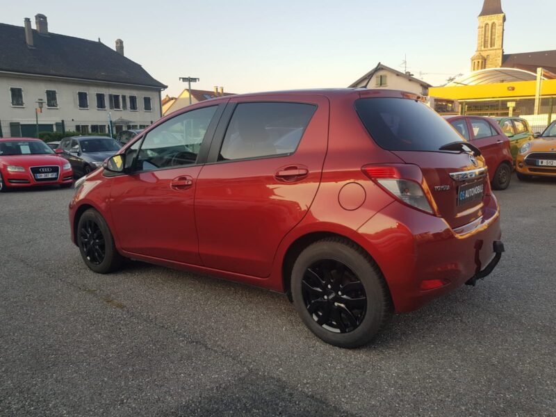 TOYOTA YARIS III 1.3 VVT-i 100CV DYNAMIC CVT