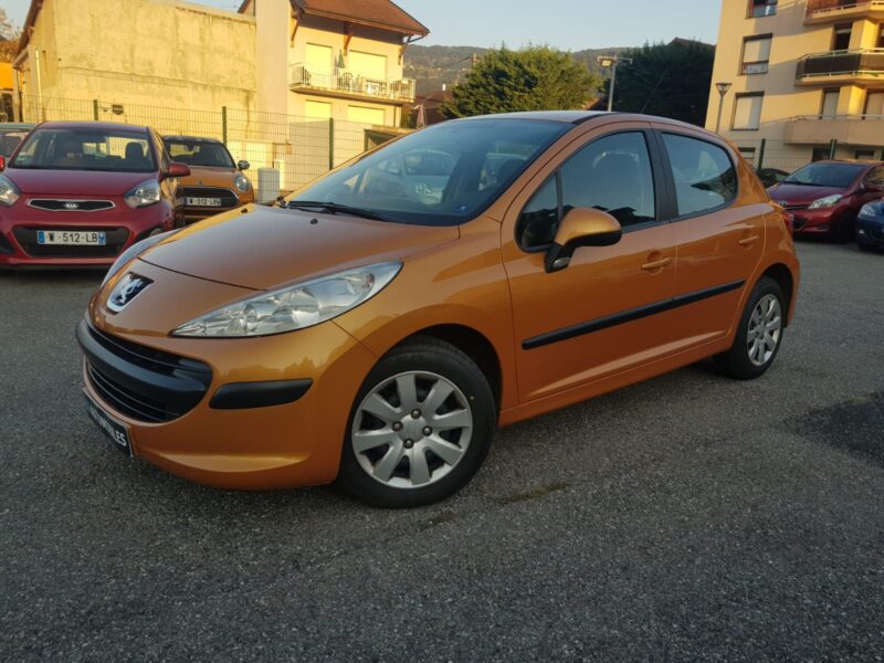 PEUGEOT 207 1.4i 75CV TRENDY