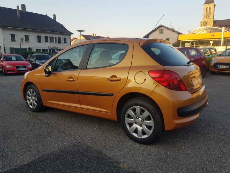 PEUGEOT 207 1.4i 75CV TRENDY