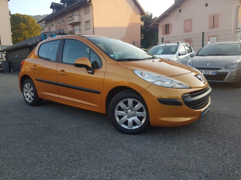 PEUGEOT 207 1.4i 75CV TRENDY