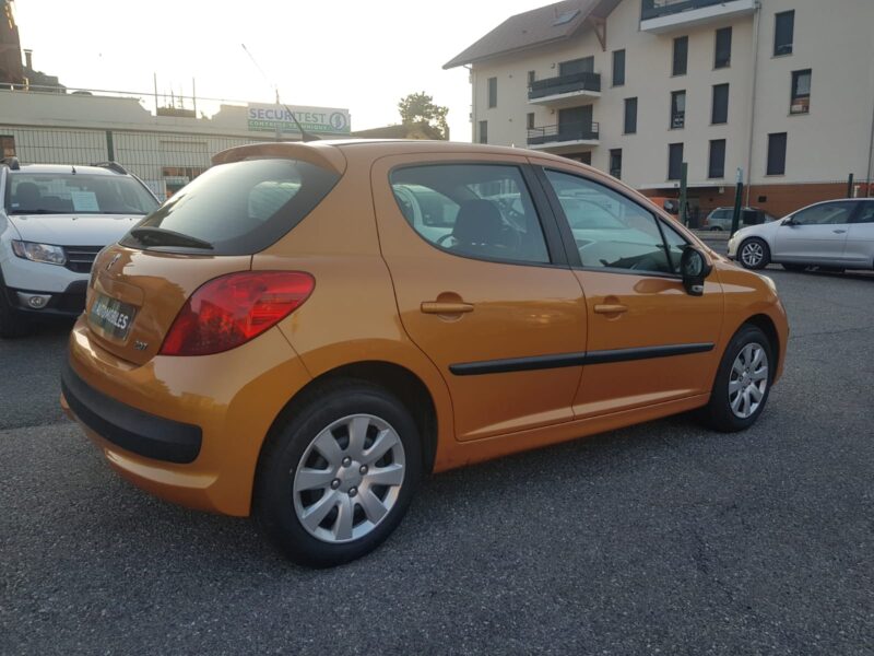 PEUGEOT 207 1.4i 75CV TRENDY
