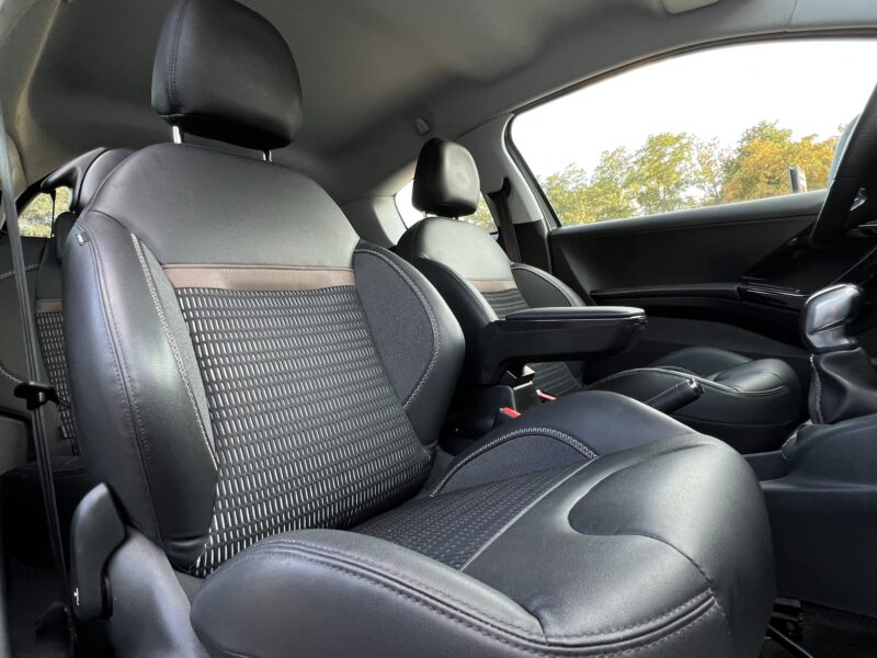 PEUGEOT 208 ALLURE 1.6 E HDI 92 Cv 1ERE MAIN ECRAN TACTILE BLUETOOTH REGULATEUR ATTELAGE Garantie1an