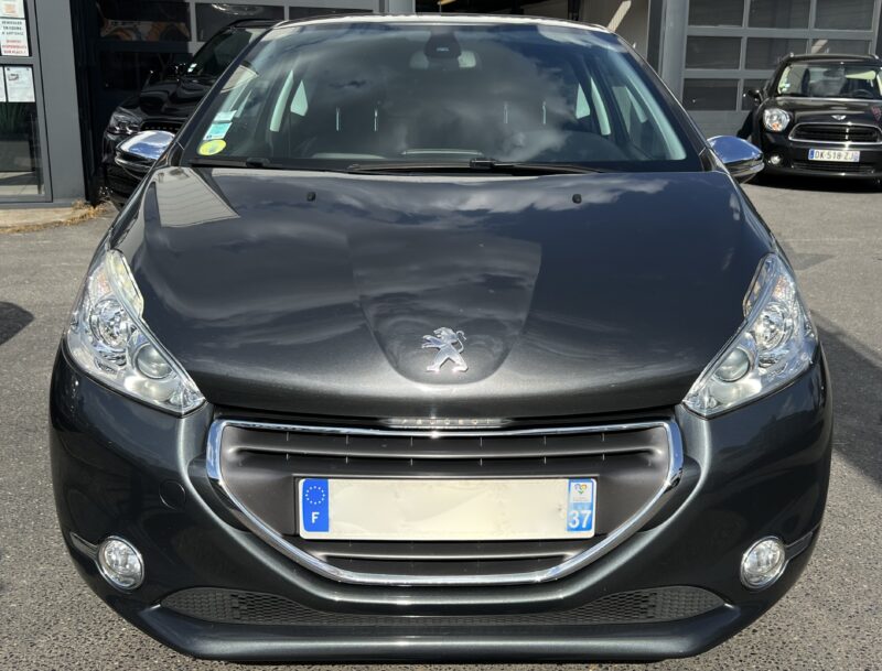 PEUGEOT 208 ALLURE 1.6 E HDI 92 Cv 1ERE MAIN ECRAN TACTILE BLUETOOTH REGULATEUR ATTELAGE Garantie1an
