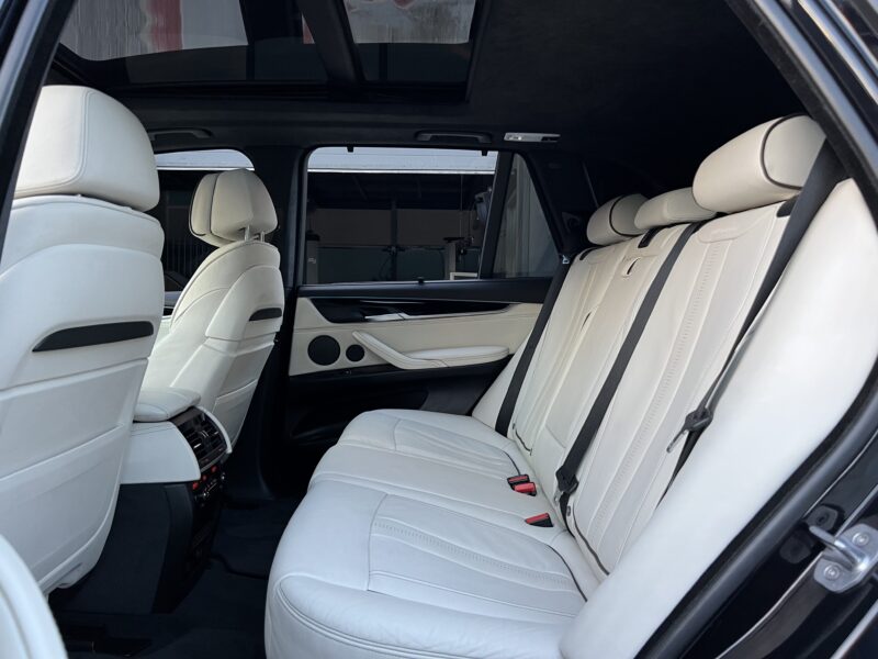 BMW X5 F15 M50D N* 08/75 3.0 TRI TURBO 381 XDRIVE TOIT OUVRANT CARPLAY CUIR INDIVIDUAL - Garantie1an