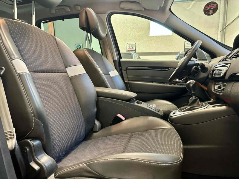 RENAULT GRAND SCÉNIC  2013