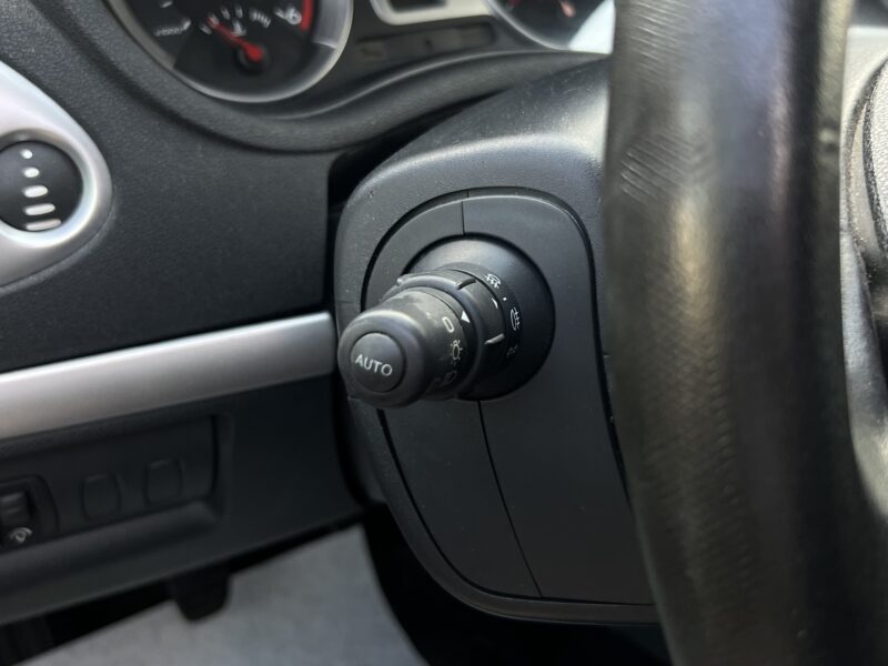 RENAULT CLIO 3 III 1.5 DCI 70 Cv 5 PORTES / CLIMATISATION KIT BLUETOOTH - Garantie1an