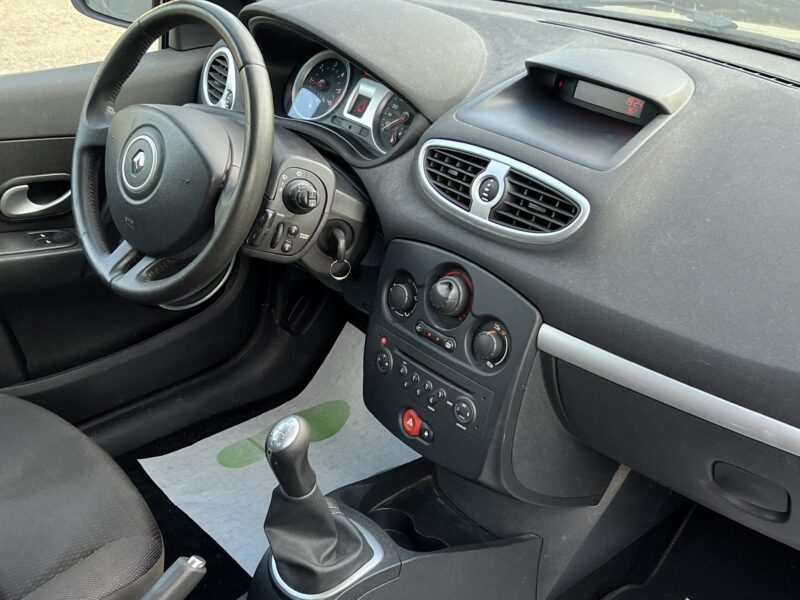 RENAULT CLIO 3 III 1.5 DCI 70 Cv 5 PORTES / CLIMATISATION KIT BLUETOOTH - Garantie1an