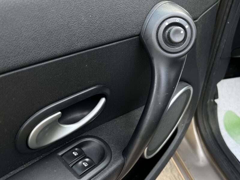 RENAULT CLIO 3 III 1.5 DCI 70 Cv 5 PORTES / CLIMATISATION KIT BLUETOOTH - Garantie1an