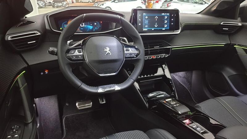 Peugeot 208 nouvelle 1.2 puretech 100cv eat8 gt + toit pano pack drive assist plus