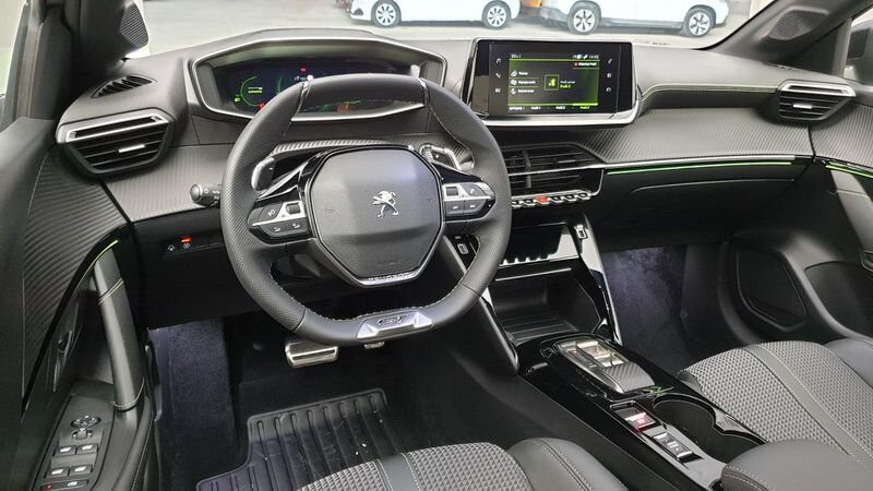 Peugeot 208 nouvelle 1.2 puretech 100cv eat8 gt + toit pano pack drive assist plus