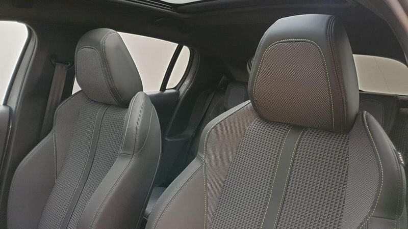 Peugeot 208 nouvelle 1.2 puretech 100cv eat8 gt + toit pano pack drive assist plus