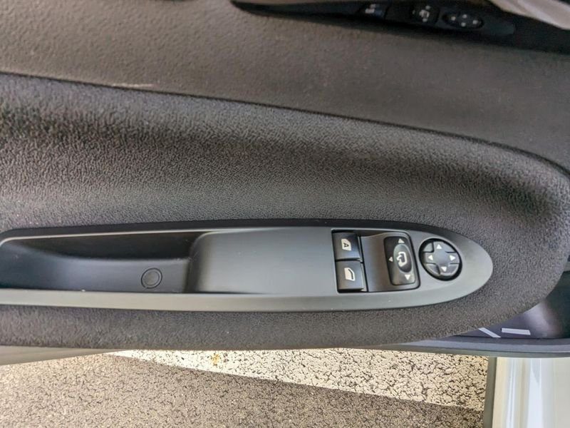 DS DS 3 1.2i PureTech 12V - 82 BERLINE So Chic