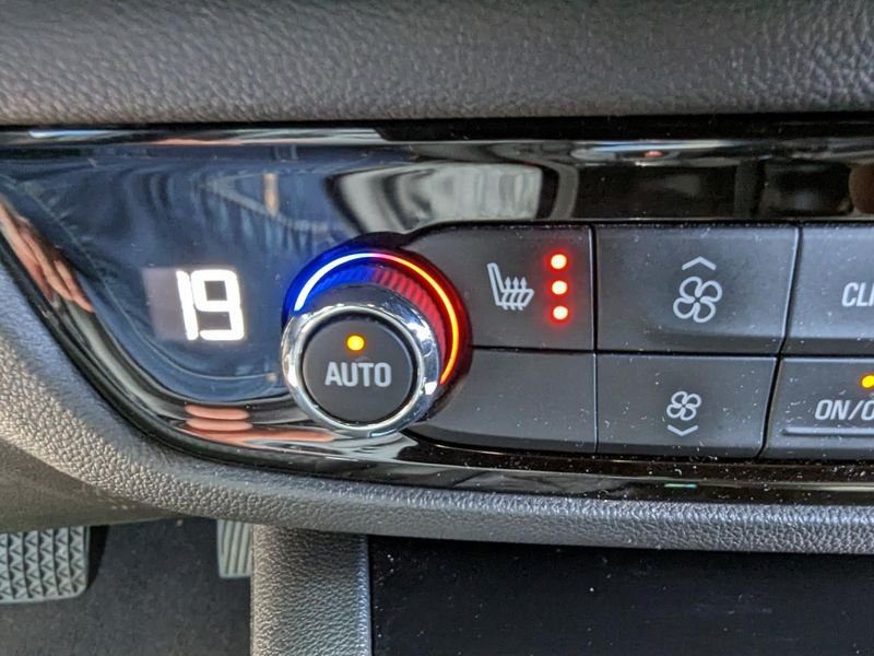 Opel Insignia Sports Tourer 2.0 D - 174 BVA BREAK Elégance Business